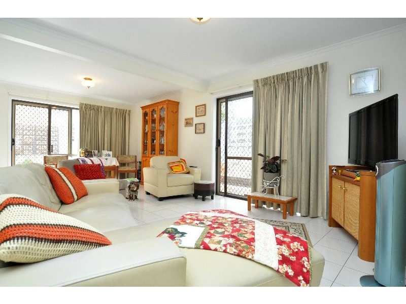 9 Clifton Street, Biggera Waters QLD 4216