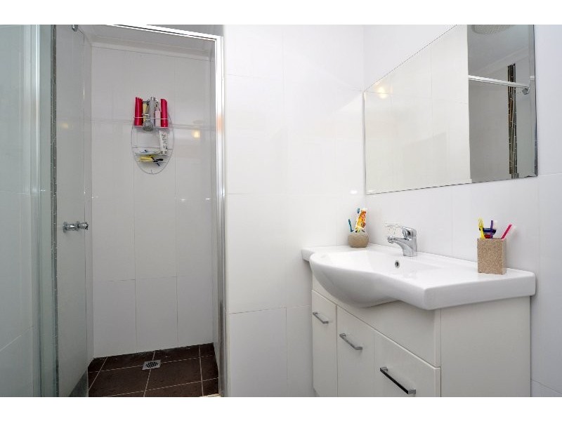 8 Ashgrove Avenue, Runaway Bay QLD 4216