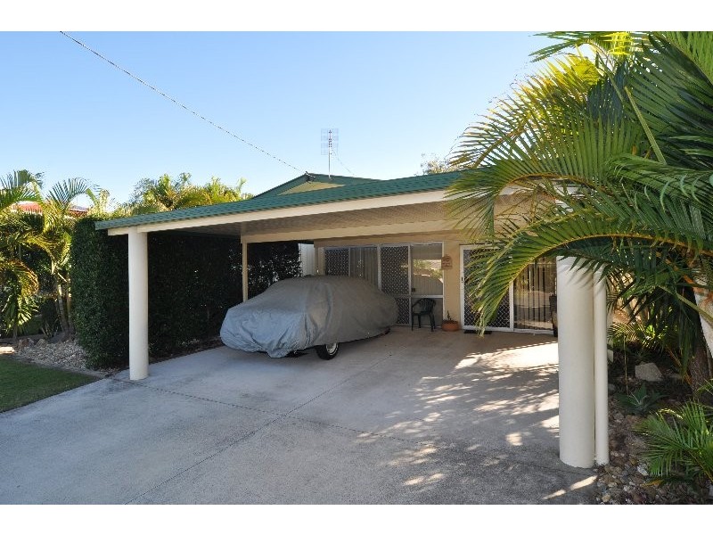 8 Ashgrove Avenue, Runaway Bay QLD 4216