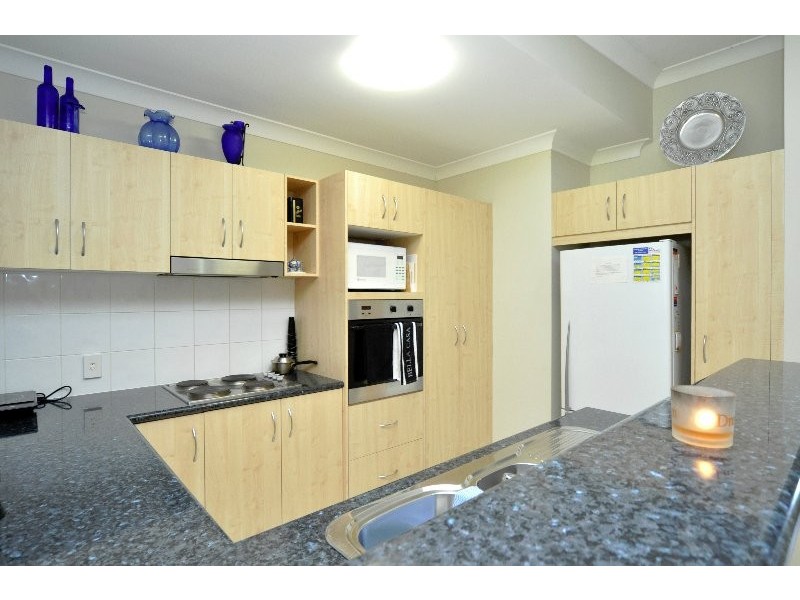 38/19 Santa Barbara Road, Hope Island QLD 4212