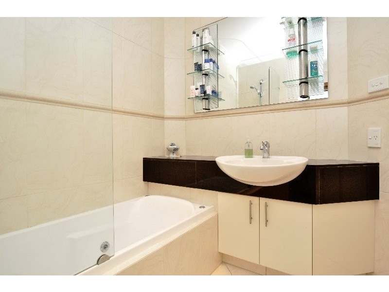 43/81 Boykambil Esplanade, Hope Island QLD 4212