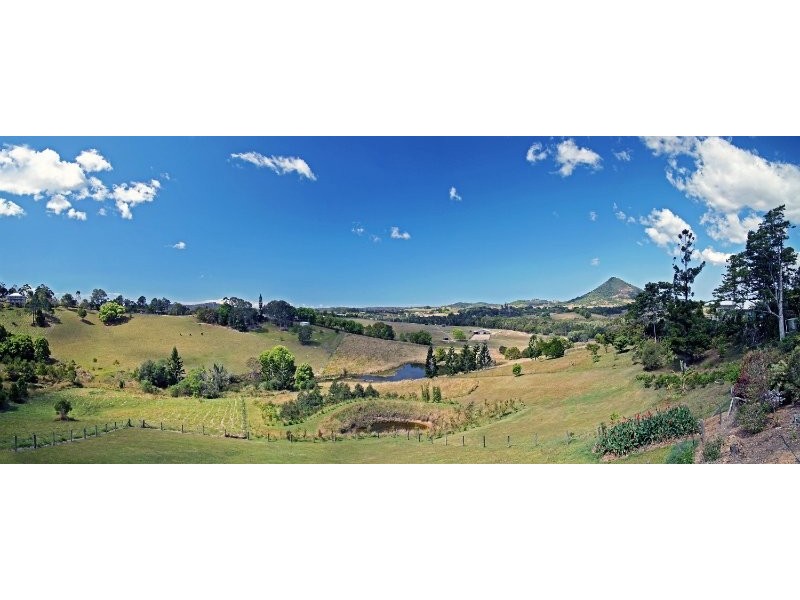 18 Pine Tree Drive, Lake Macdonald QLD 4563