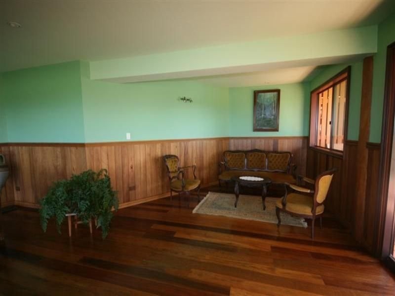 18 Pine Tree Drive, Lake Macdonald QLD 4563