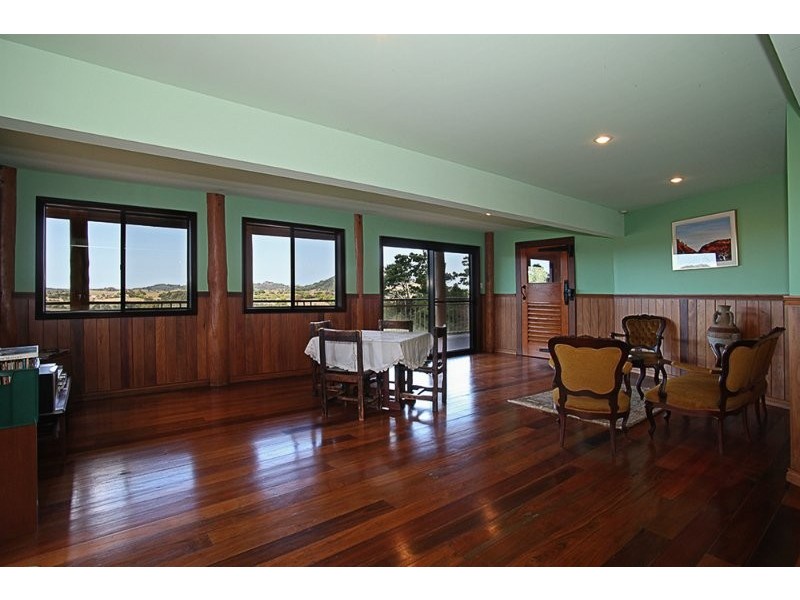 18 Pine Tree Drive, Lake Macdonald QLD 4563