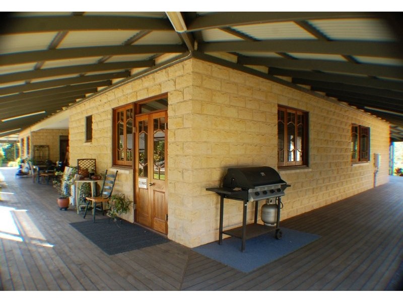 17 Elandra Terrace, Pomona QLD 4568