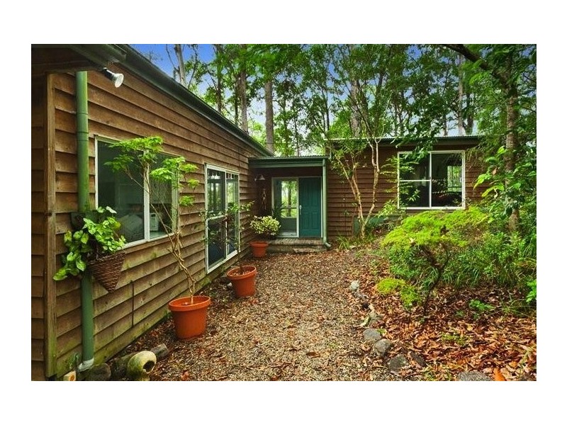 16 Wendoma Court, Tinbeerwah QLD 4563