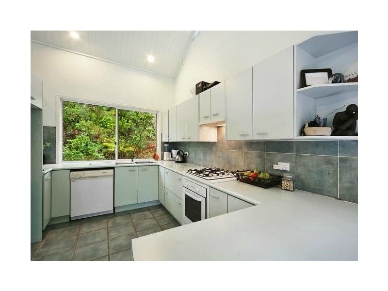 16 Wendoma Court, Tinbeerwah QLD 4563