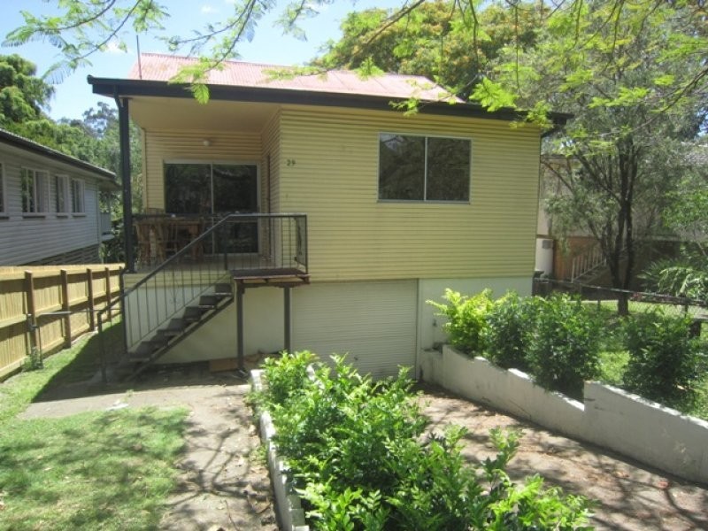 29 Russell Avenue, Norman Park QLD 4170