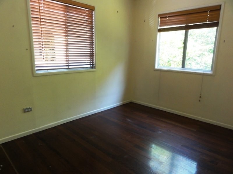 29 Russell Avenue, Norman Park QLD 4170