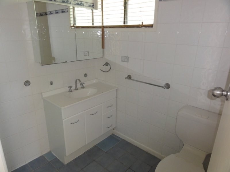 29 Russell Avenue, Norman Park QLD 4170