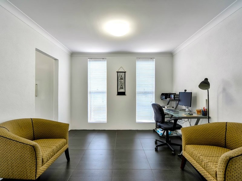 20 Forsyth Street, Fairfield QLD 4103