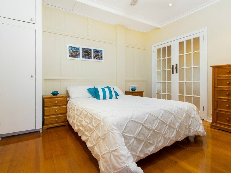 61 Halland Tce, Camp Hill QLD 4152