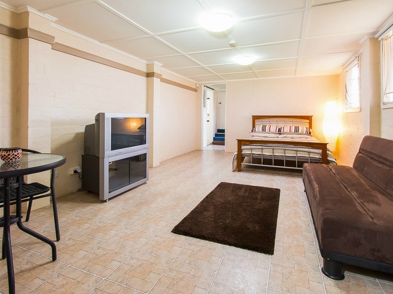 61 Halland Tce, Camp Hill QLD 4152