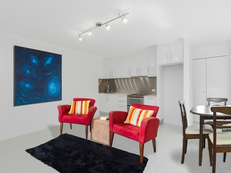 4/22 Redfern Street, Woolloongabba QLD 4102