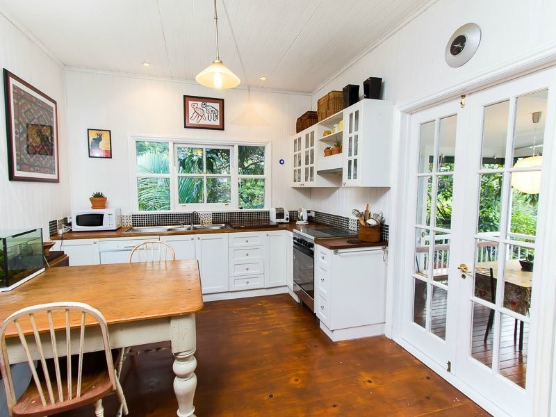 26 Deighton Road, Dutton Park QLD 4102