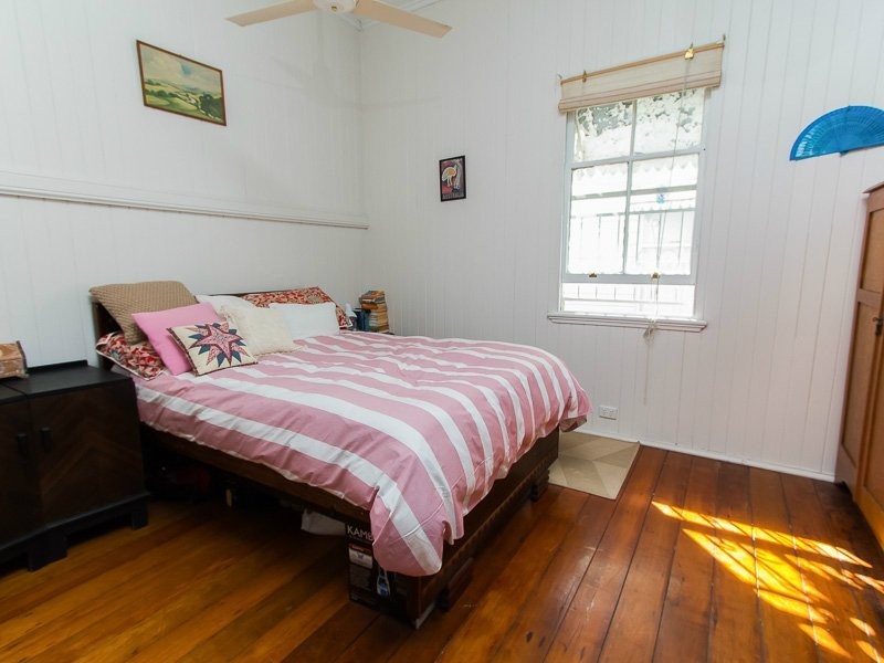 26 Deighton Road, Dutton Park QLD 4102