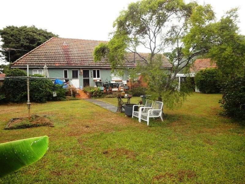 281 Long Street East, Graceville QLD 4075