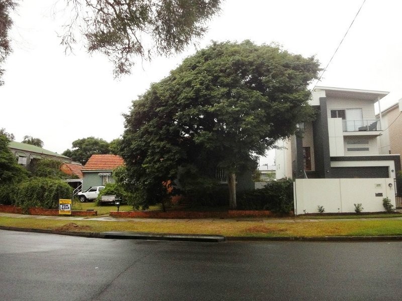 281 Long Street East, Graceville QLD 4075