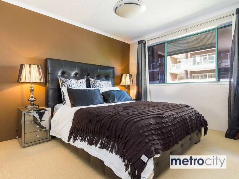 18/219 Wellington Rd, East Brisbane QLD 4169