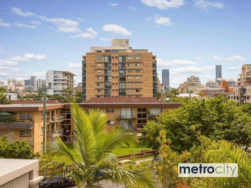 18/219 Wellington Rd, East Brisbane QLD 4169