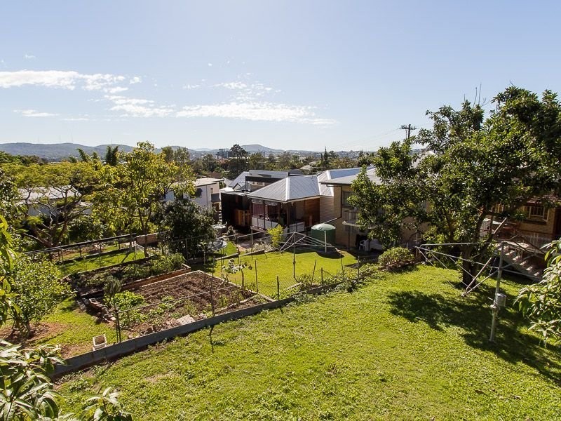 10 Baynes St, Highgate Hill QLD 4101