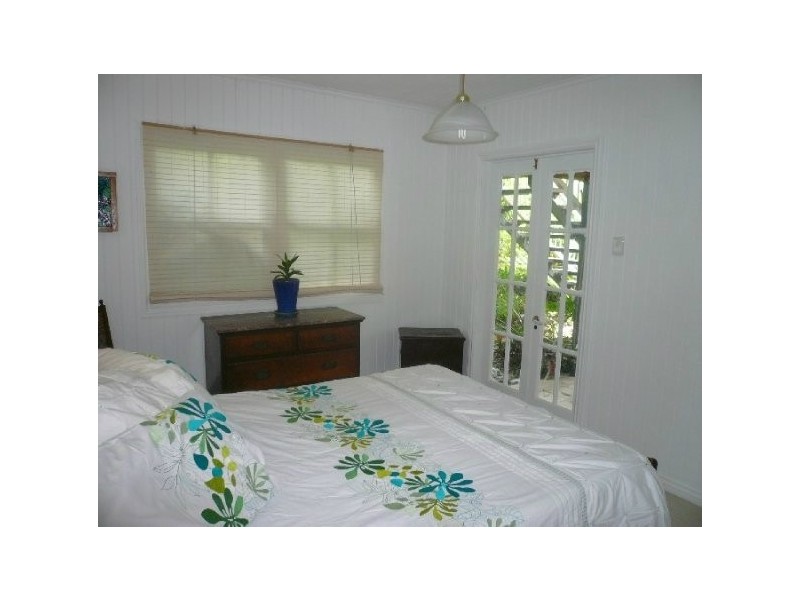 26 Deighton Road, Dutton Park QLD 4102
