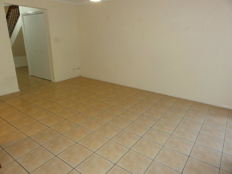 2/270 Riding Road, Balmoral QLD 4171