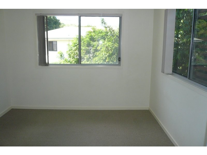 1/80 Clarence Road, Indooroopilly QLD 4068