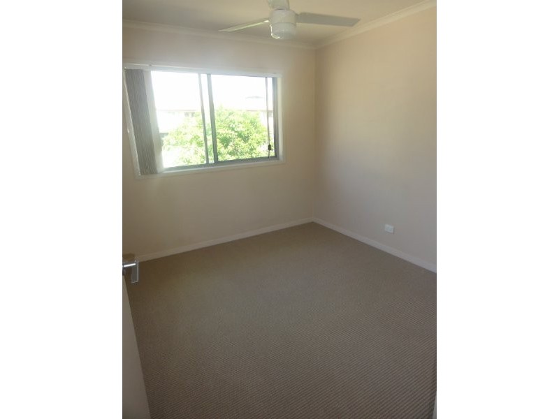 2/80 Clarence Road, Indooroopilly QLD 4068