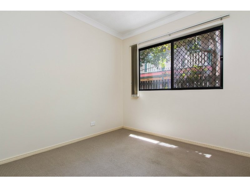 2/56 Wallace Street, Chermside QLD 4032