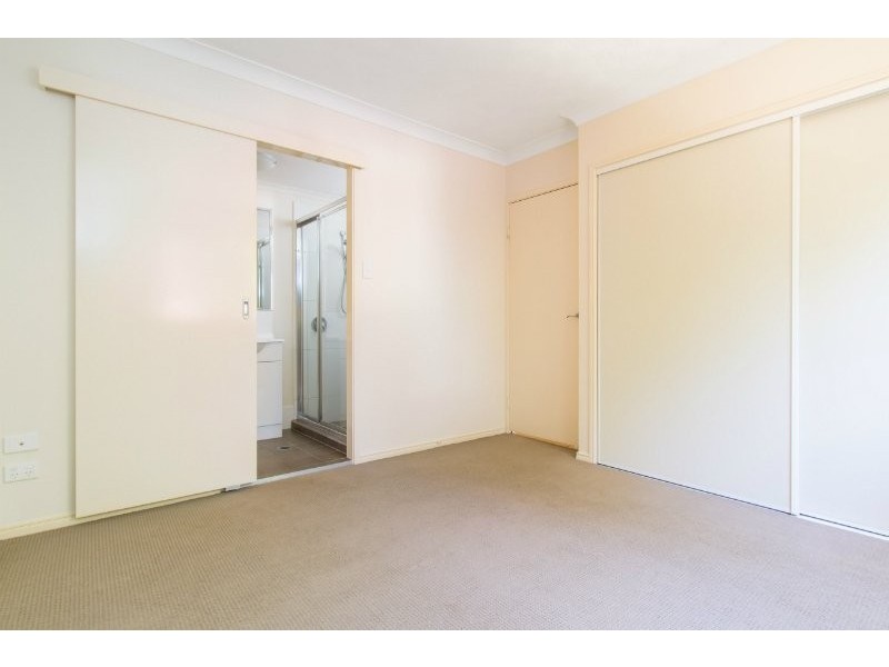 2/56 Wallace Street, Chermside QLD 4032