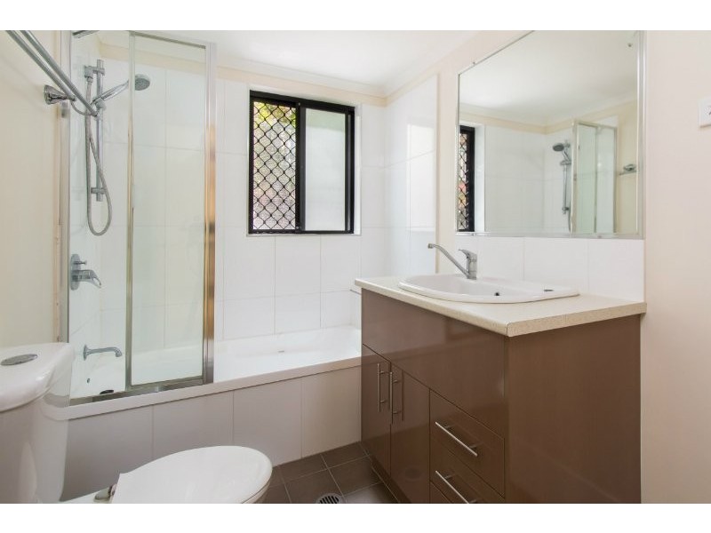 2/56 Wallace Street, Chermside QLD 4032