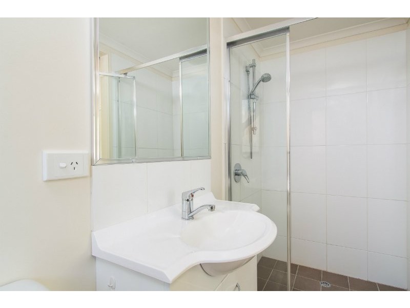 2/56 Wallace Street, Chermside QLD 4032