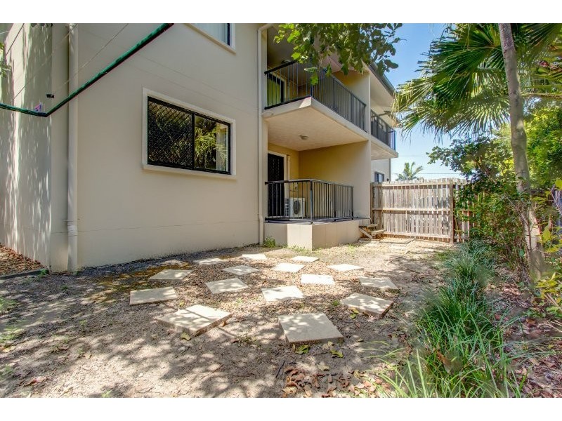 2/56 Wallace Street, Chermside QLD 4032
