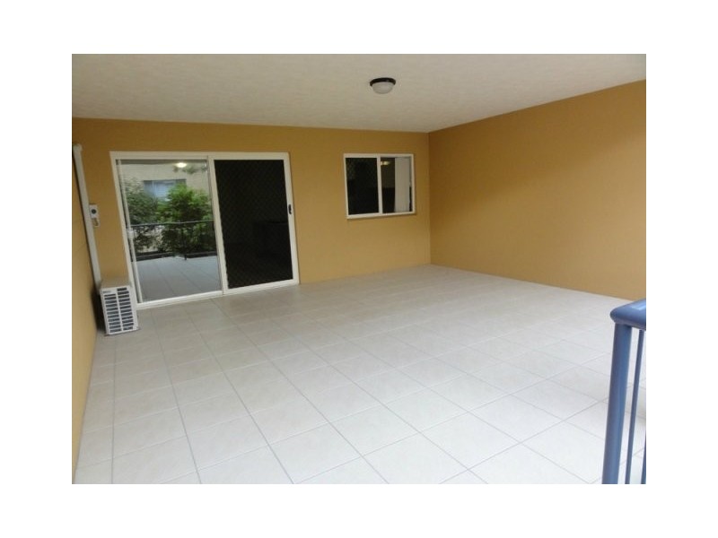 4/102 Glenalva Street, Enoggera QLD 4051