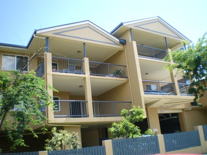 4/102 Glenalva Street, Enoggera QLD 4051