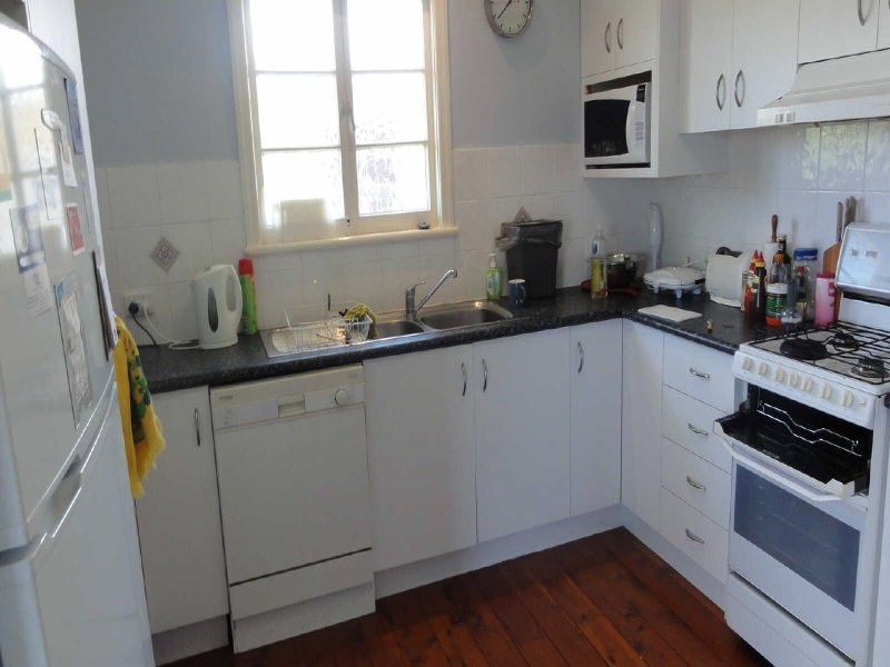 88 Raven Street, Camp Hill QLD 4152