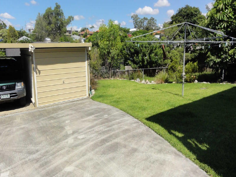 88 Raven Street, Camp Hill QLD 4152