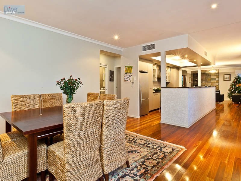 68 Wylie Avenue, Coorparoo QLD 4151