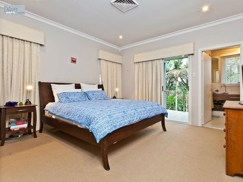 68 Wylie Avenue, Coorparoo QLD 4151