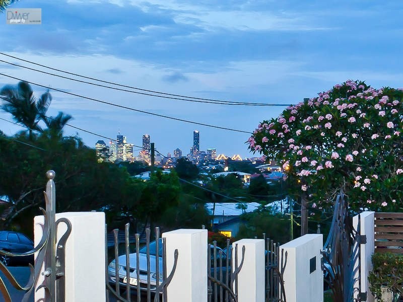 68 Wylie Avenue, Coorparoo QLD 4151