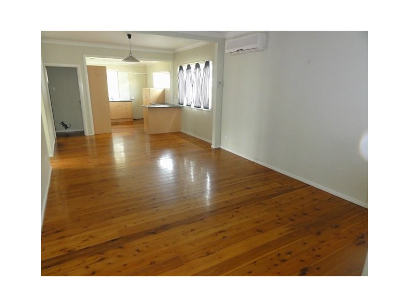 17 Tranters Avenue, Camp Hill QLD 4152