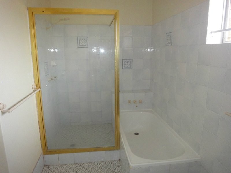 128 Samford Road, Enoggera QLD 4051