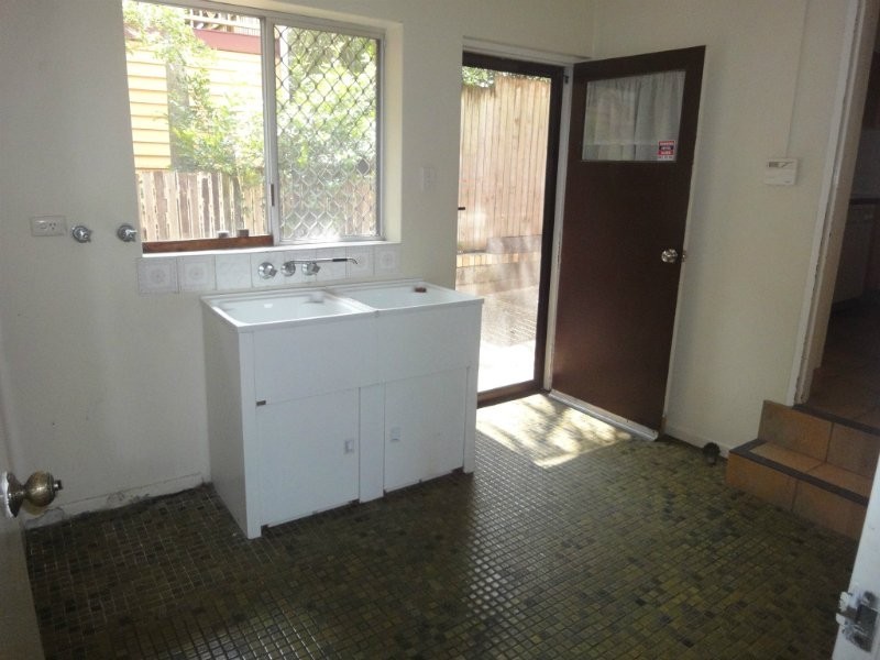 128 Samford Road, Enoggera QLD 4051