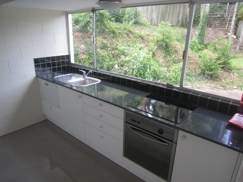 15 Oxford Terrace, Taringa QLD 4068