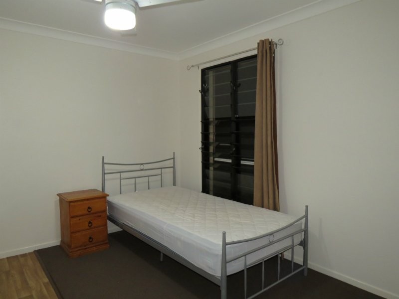 27 Cameron Street, Fairfield QLD 4103
