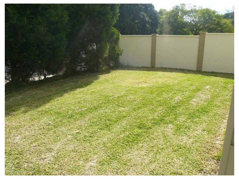 27 Cameron Street, Fairfield QLD 4103