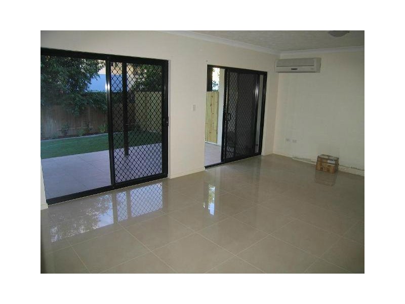 2/11 Onslow Street, Ascot QLD 4007