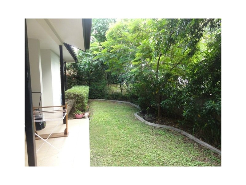 2/11 Onslow Street, Ascot QLD 4007