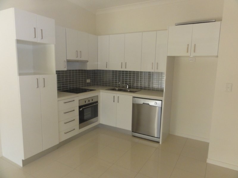 28 108 Nicholson Street, Greenslopes QLD 4120